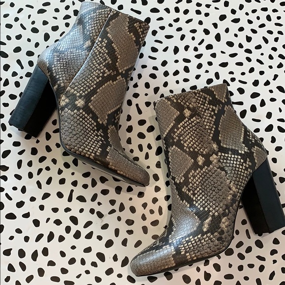 Steve Madden Shoes - Steve Madden NIB Pixie Snake Skin Boots